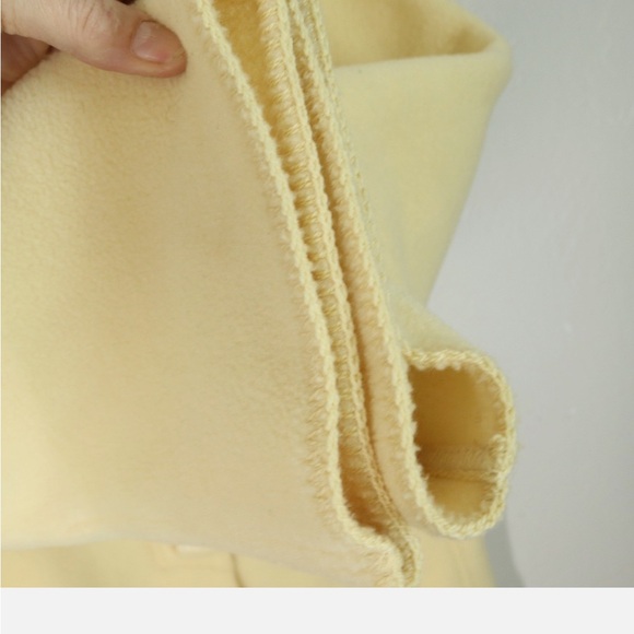 Linda Lundstrom Coat 12 Cream Fleece Fringe Scarf Collar Pockets Toggle Button - Picture 6 of 16